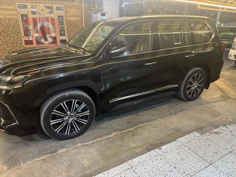 Lexus LX